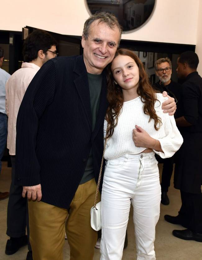 _DSC8048 Pedro Buarque e sua filha Violeta - Galeria FLEXA