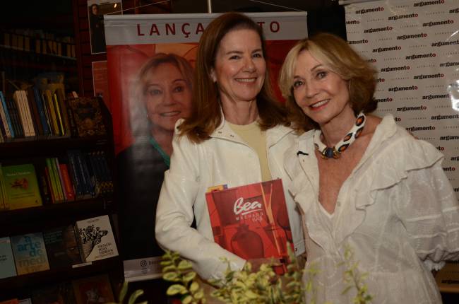 Gilda Pessoa ao lado de Bea Machado