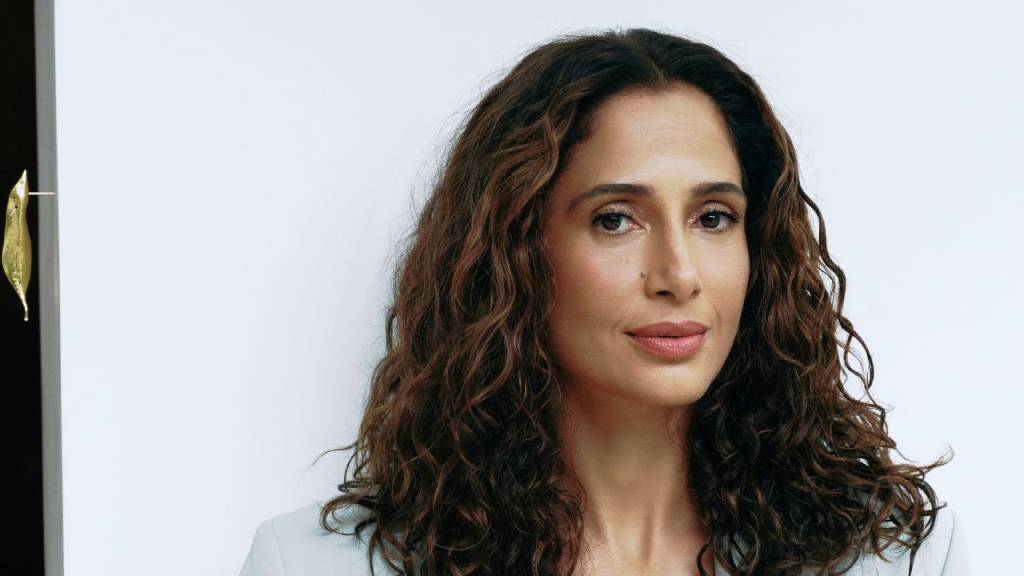 De Clarice a Socorro: os livros que marcaram a vida de Camila Pitanga