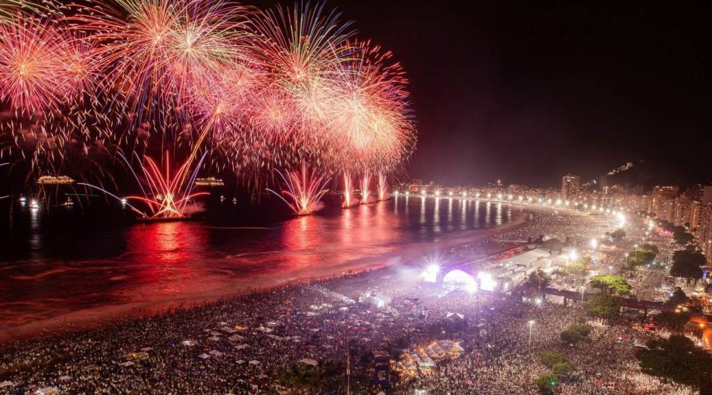 Réveillon deve movimentar 3,2 bilhões e atrair 2,5 milhões de pessoas