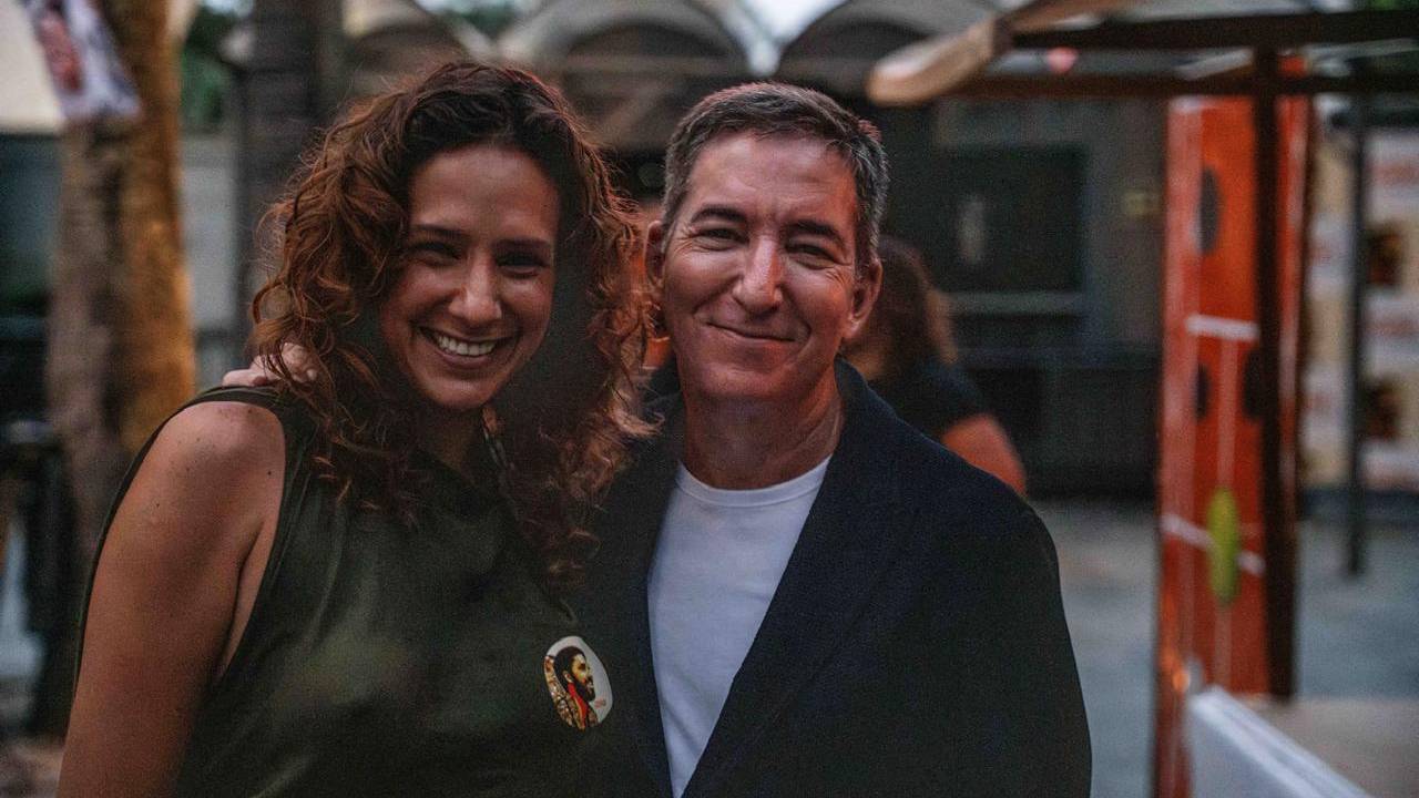 A vereadora Monica Benício e o advogado Glenn Greenwald, viúvo de David Miranda e presidente do Instituto David Miranda (IDM)