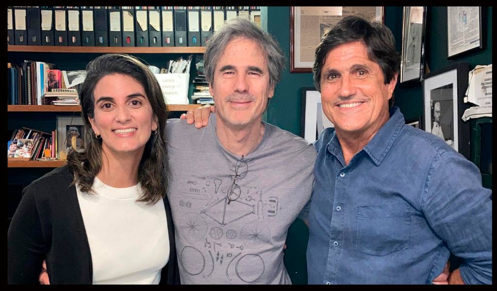 Walter Salles aparece de surpresa em aula sob o tema “Ainda estou aqui”