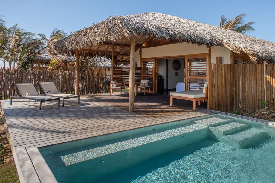 Bangalôs com piscina dão clima de casa de praia
