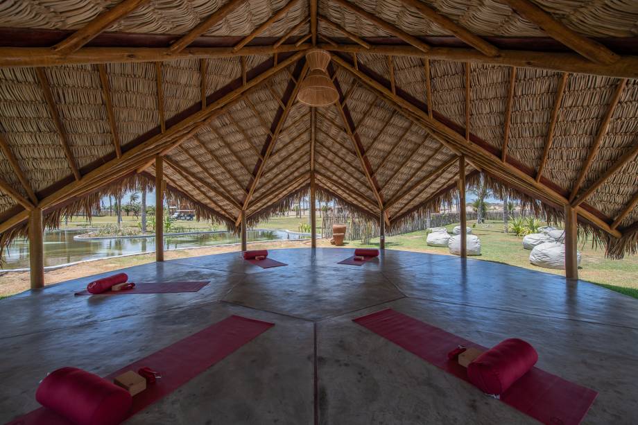 Na alta temporada aulas de yoga diariamente