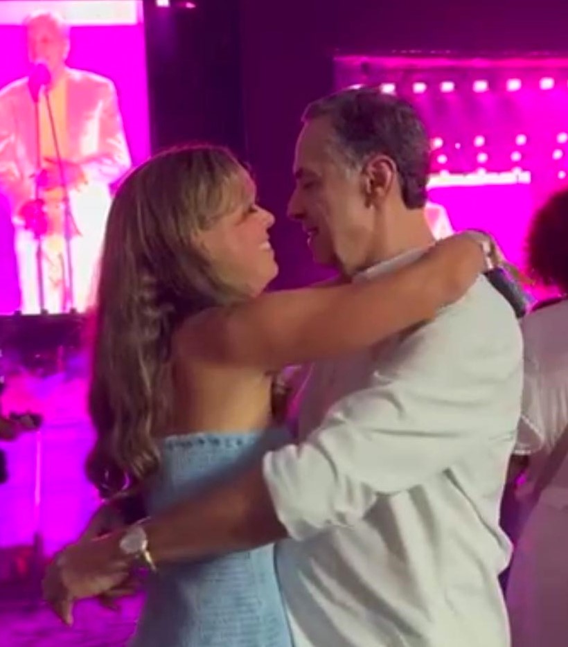 O romantismo do ministro Barroso no réveillon de Copacabana