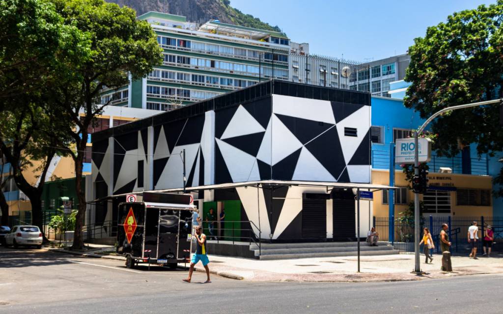 Peça infantil marca a reabertura do Teatro Gláucio Gill, em Copacabana