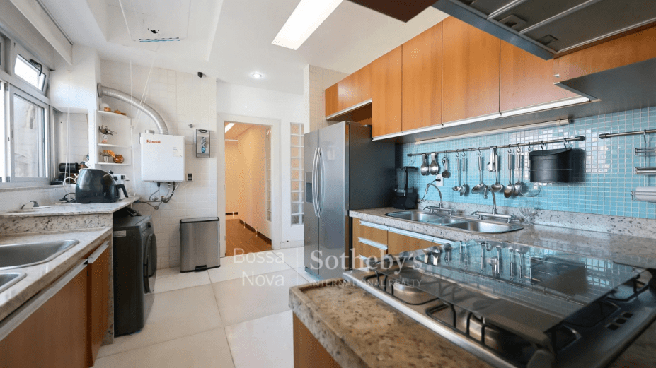 Apartamento de Deborah Secco: à venda por 9 milhões Apartamento de Deborah Secco: à venda por 9 milhões