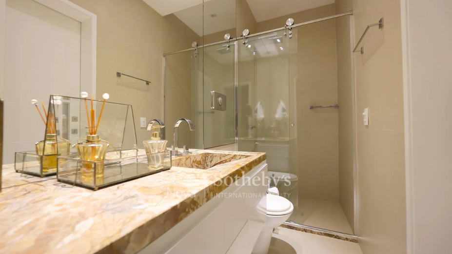 Apartamento de Deborah Secco: à venda por 9 milhões Apartamento de Deborah Secco: à venda por 9 milhões