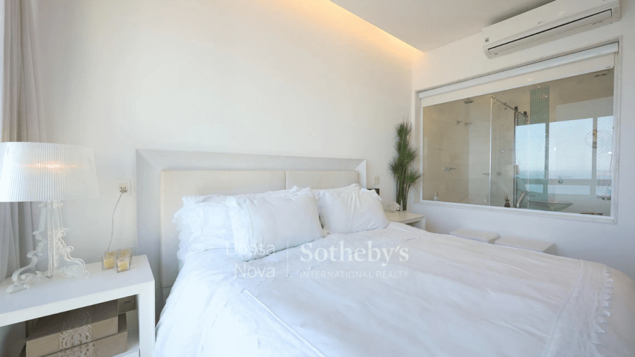 Apartamento de Deborah Secco: à venda por 9 milhões Apartamento de Deborah Secco: à venda por 9 milhões