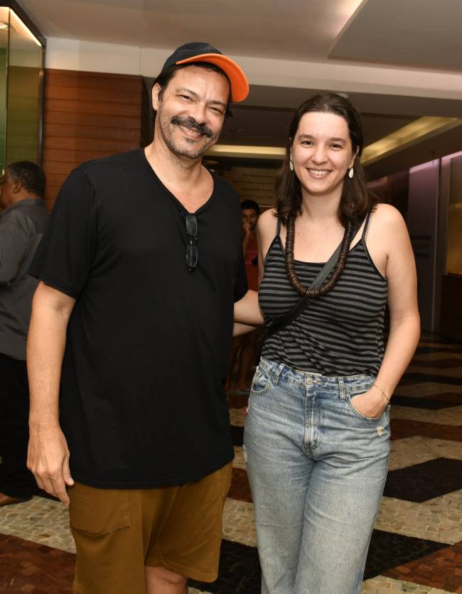 _DSC3289 O casal Heitor Martinez e Bruna Ferreira - Livro NÃO ME ENTREGO , NÃO ! - FEV 2025 - CG