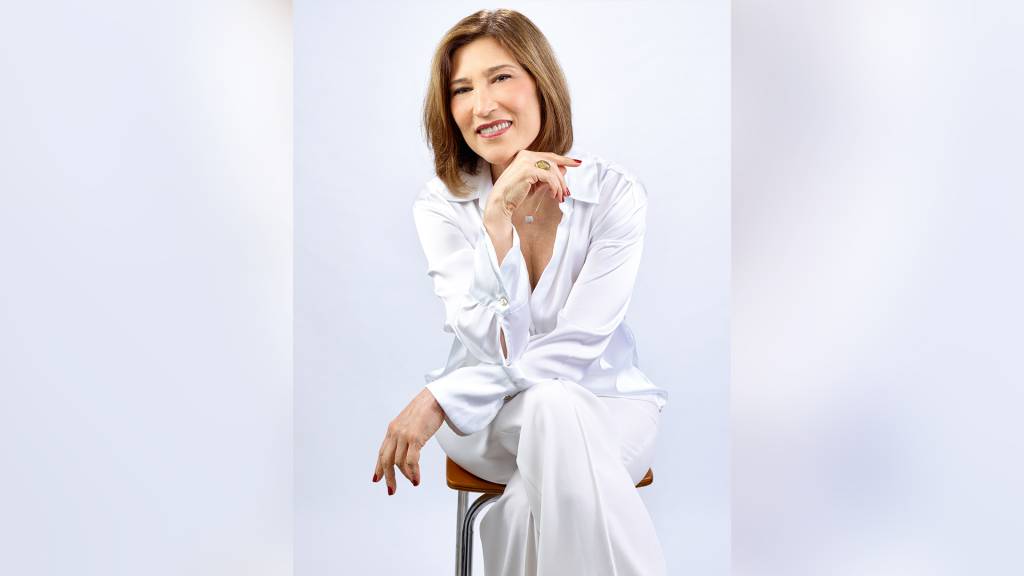 Nova hora da estrela: Beth Goulart retorna aos palcos como Clarice Lispector