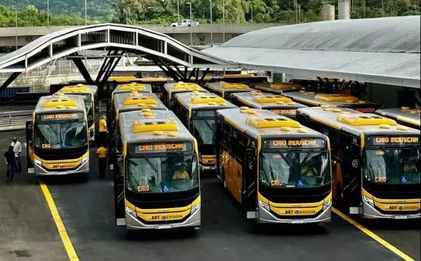 Greve dos rodoviários é suspensa e ônibus voltam a circular normalmente