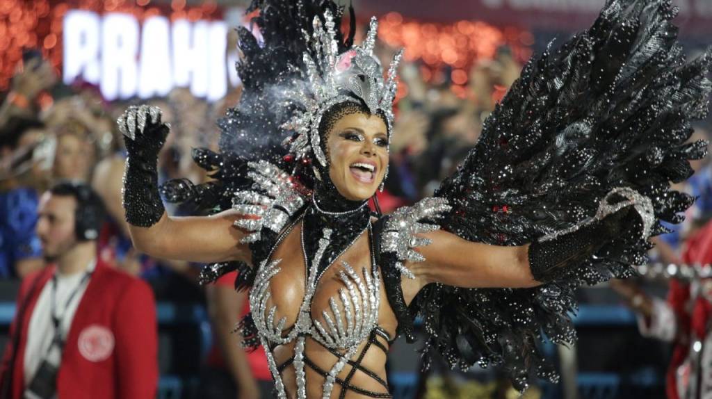 Por que Vivianne Araújo segue mantendo o posto de rainha das rainhas