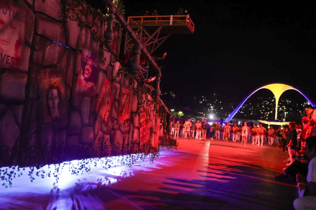 Camarotes da Sapucaí são multados