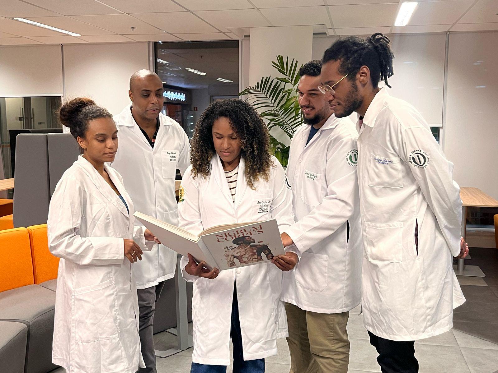 “Corpo Preto”: curta mostra racismo na assistência médica