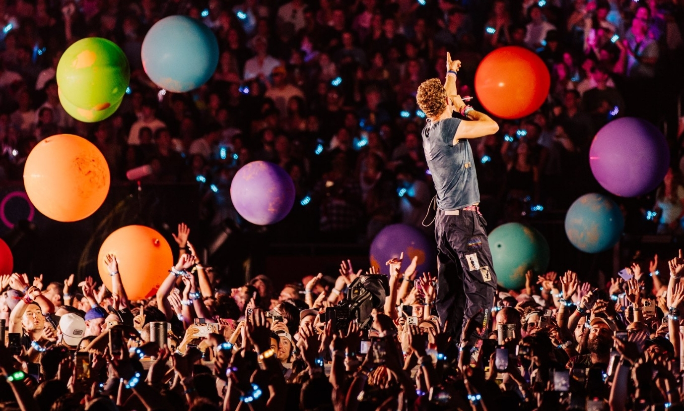 As atitudes de CEO e esposa após flagra de traição no show do Coldplay