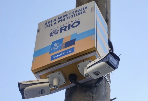 Já viu uma delas por aí? Como são as novas câmeras de segurança do Rio