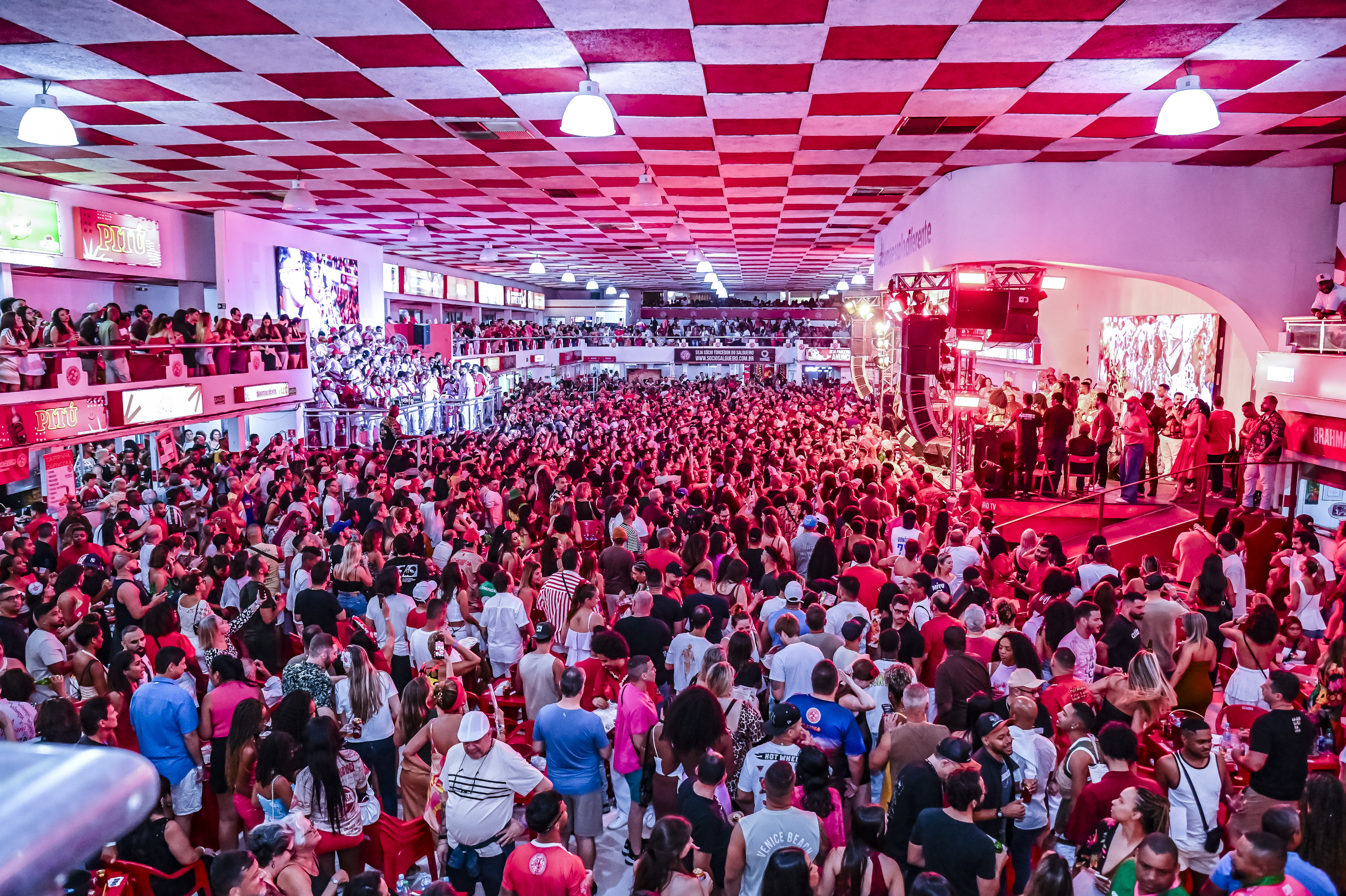 Onde o samba se encontra: a força da quadra do Salgueiro