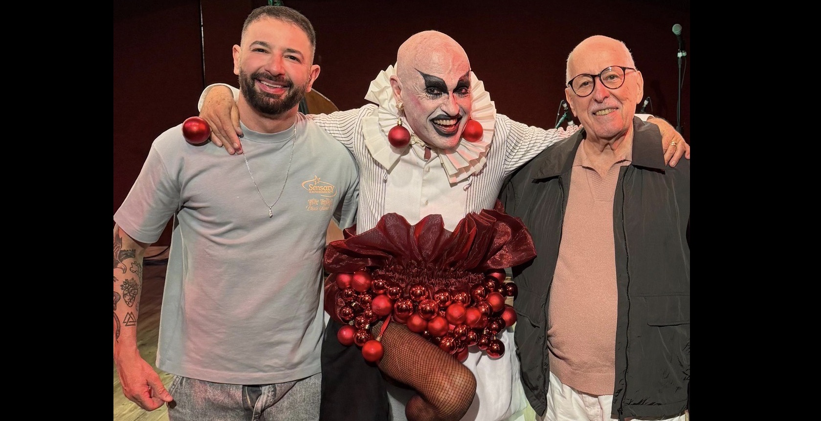 Simone, uva-passa e vedetes no Cabaré de Natal, com Gilberto Gawronski 