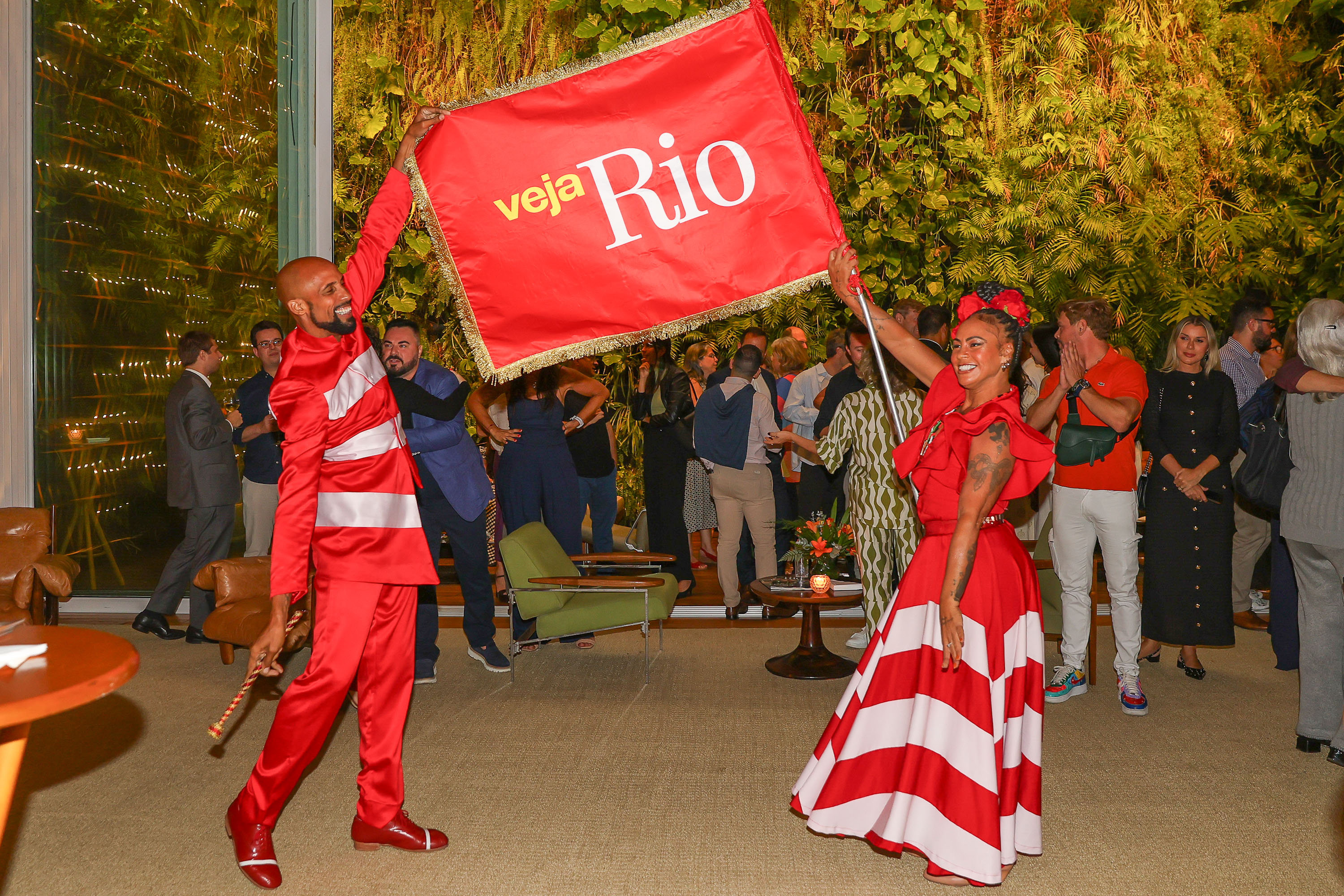 Encontro VEJA Rio no Emiliano tem a presença de integrantes da Viradouro