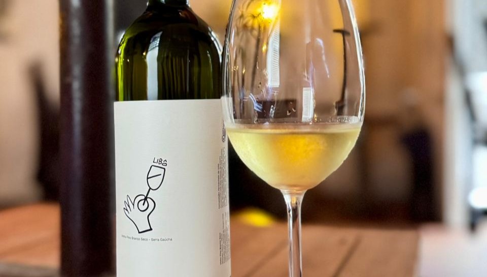 Eleito o melhor bar de vinhos, Libô lança rótulo próprio para o verão