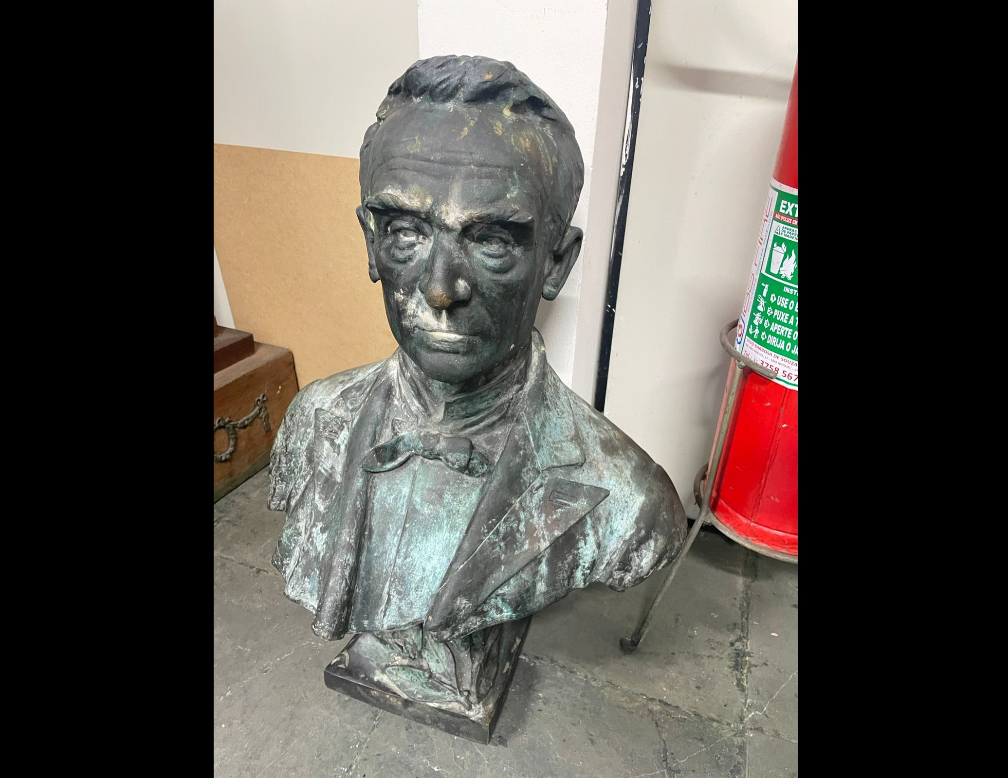 Creia: busto do educador Cândido Mendes é recuperado