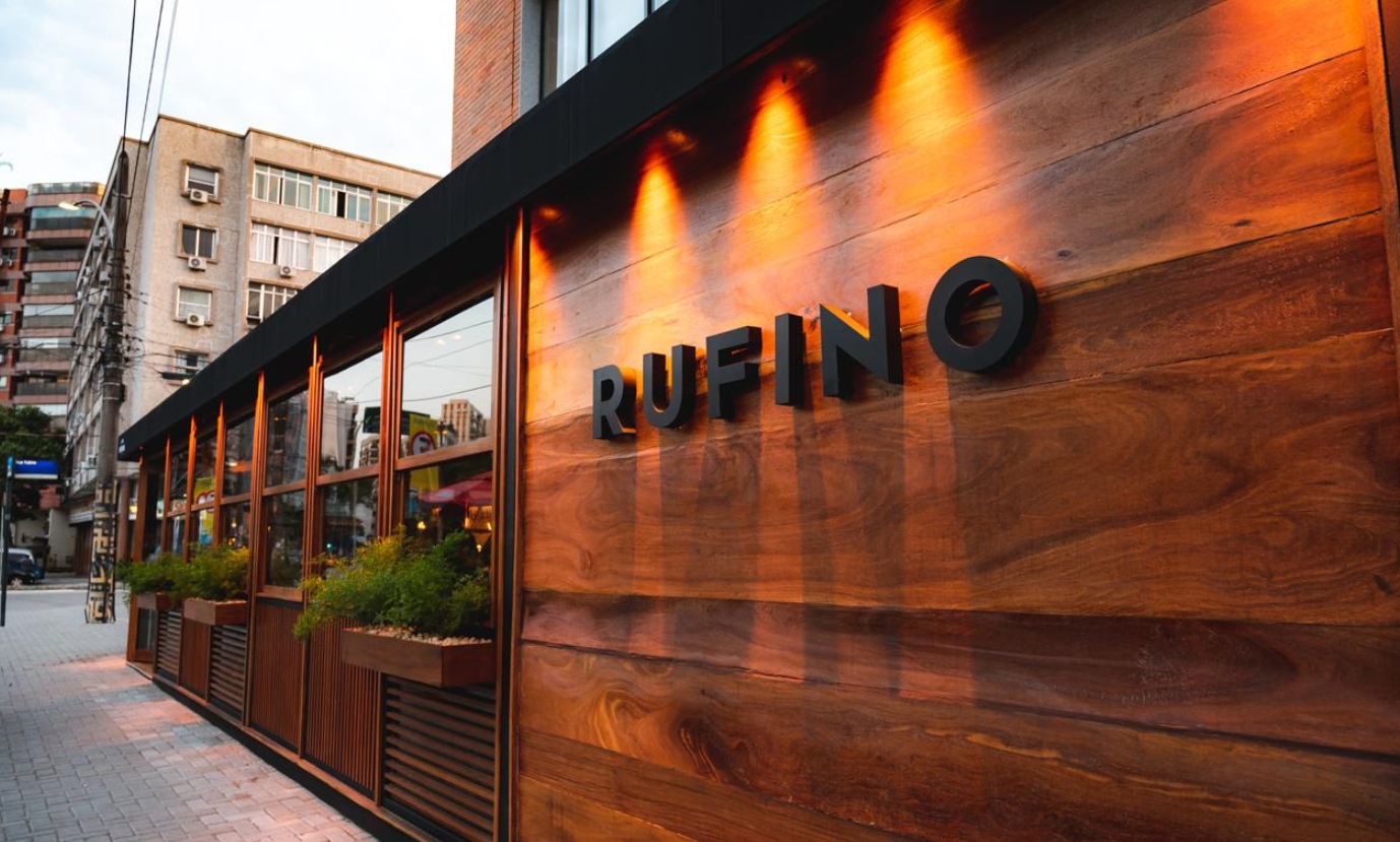 Incêndio atinge área técnica, mas restaurante Rufino não sofreu danos