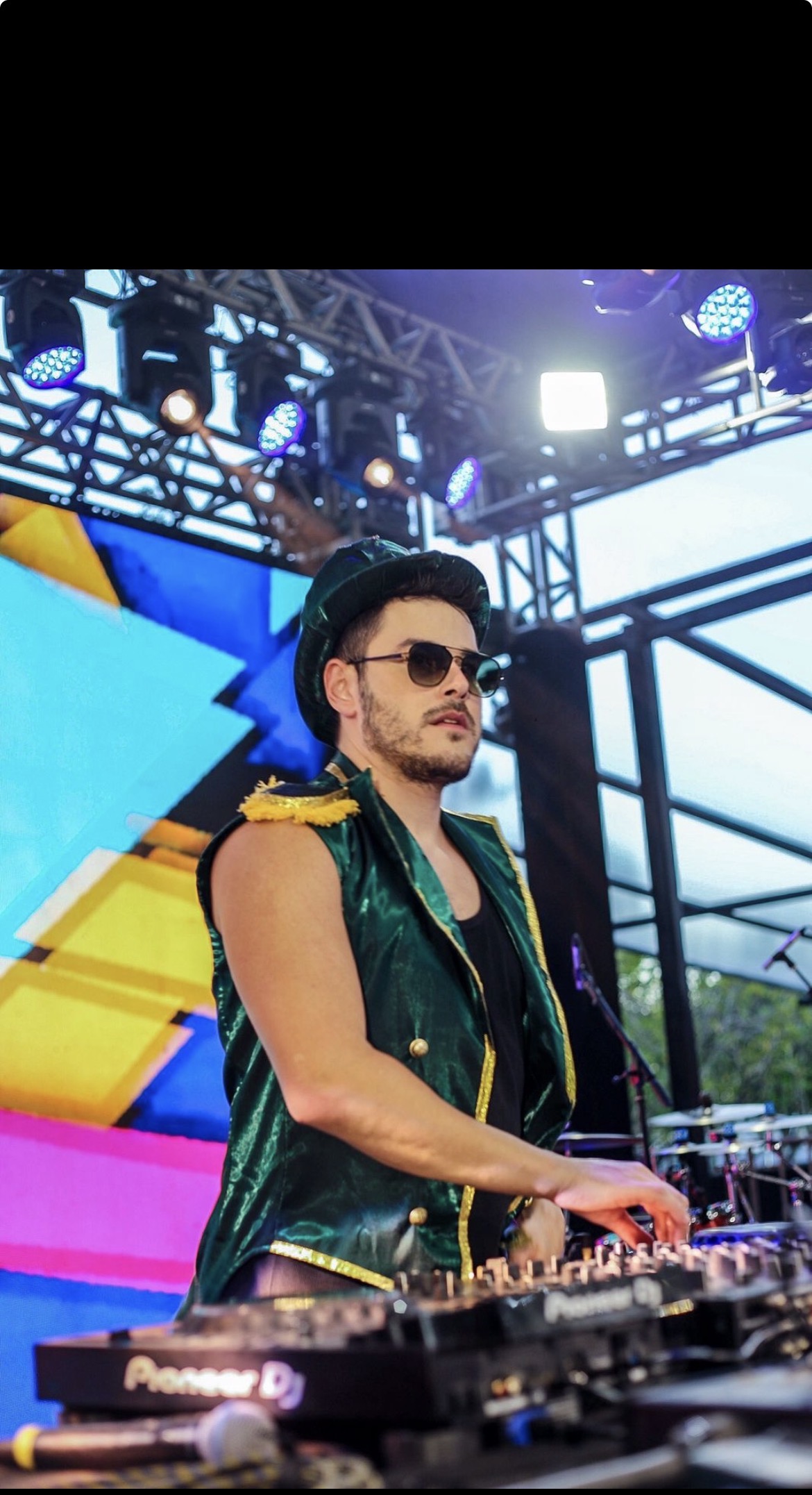 Thiago Araújo reforça tradição no carnaval LGBTQIA+