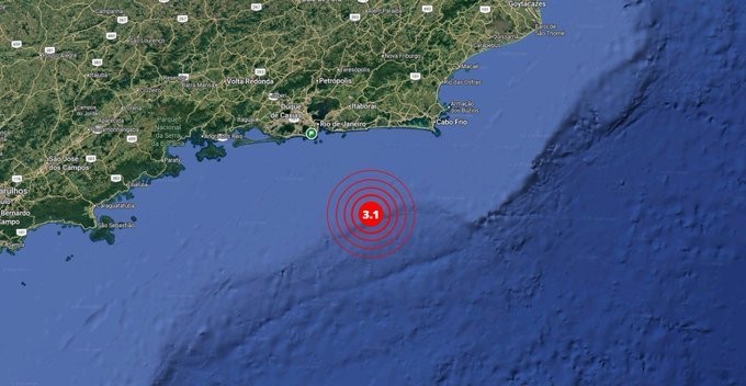 Tremor no litoral do Rio assusta menos que a política fluminense (risos!)