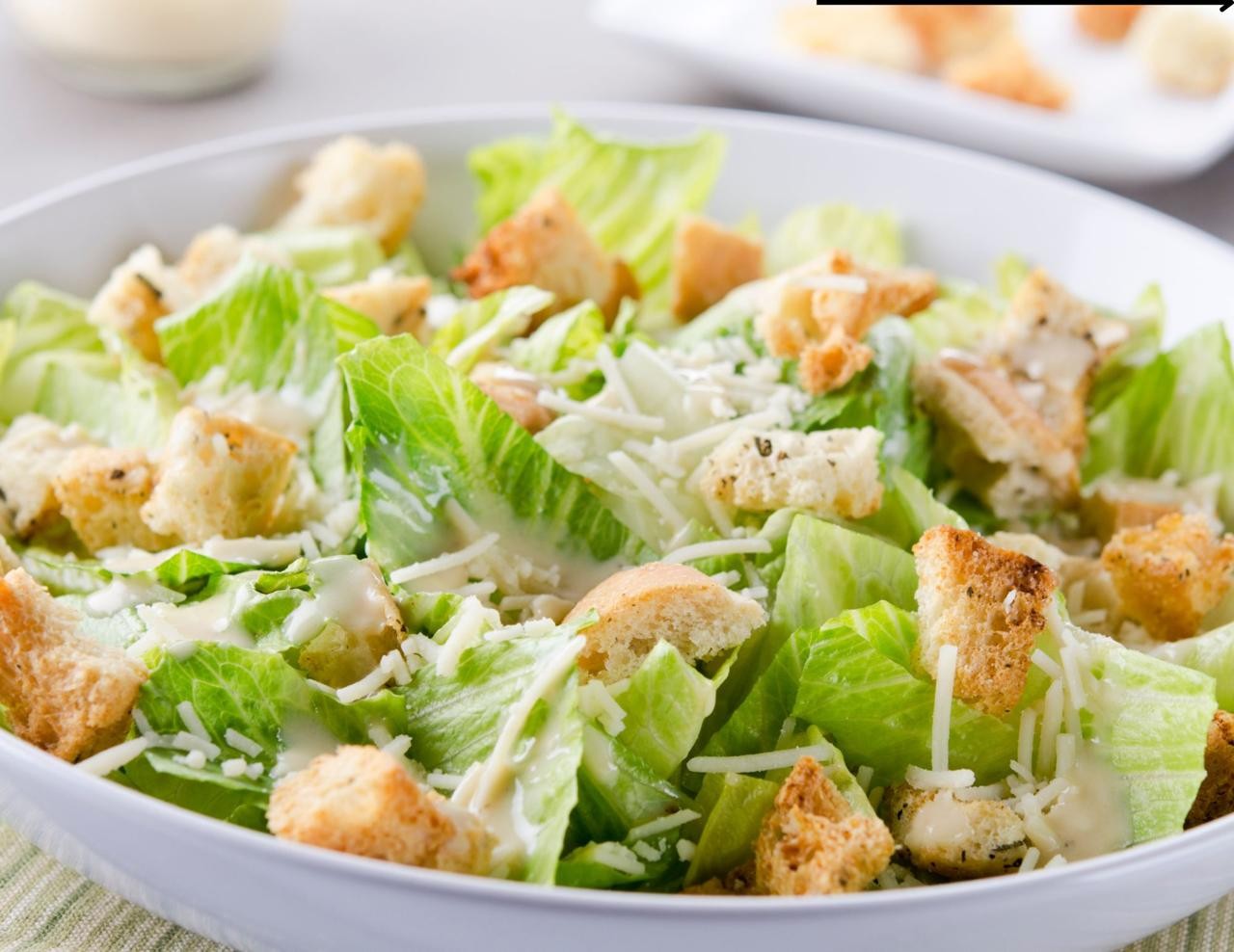 Conheça a receita de Ceasar Salad na versão brasileira