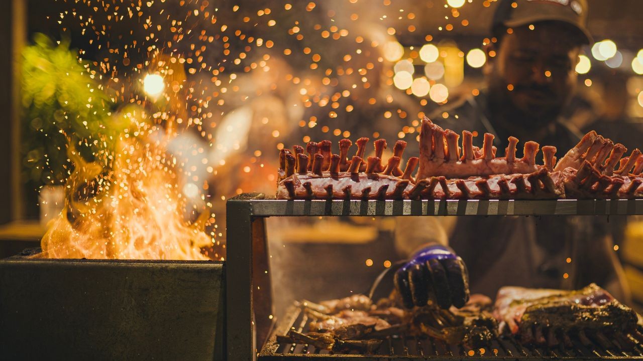 BBQ Sem Fronteiras vai reunir chefs renomados no Jockey Club em agosto