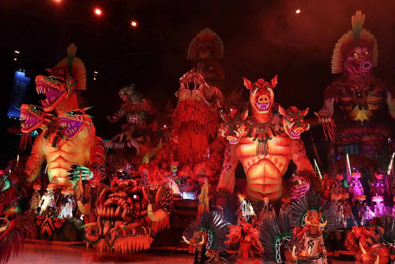 Parintins: a ponte de cores entre a Amazônia e o Carnaval carioca