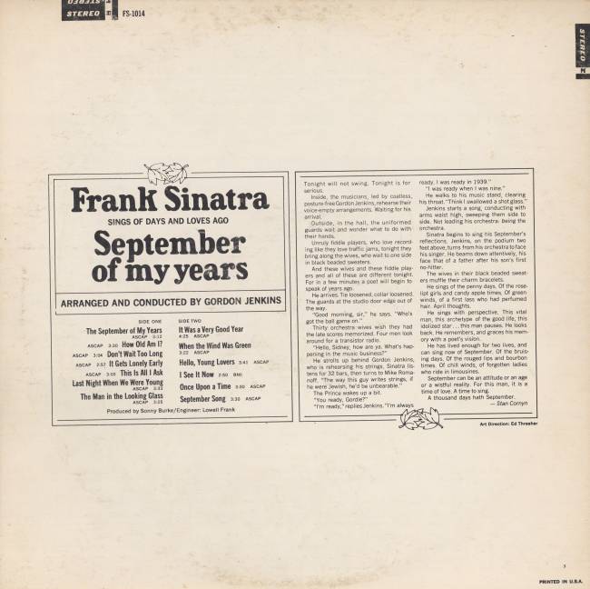 Capa de &aacute;lbum de vinil branco com t&iacute;tulo Frank Sinatra Sings of Days and Loves Ago September of My Years, arranjado por Gordon Jenkins. Lista de m&uacute;sicas em duas colunas e texto descritivo sobre o artista e o &aacute;lbum